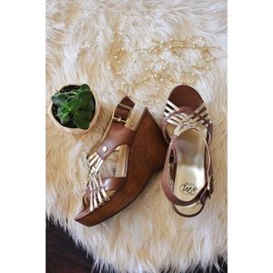 🌸SM New York faux wood wedges